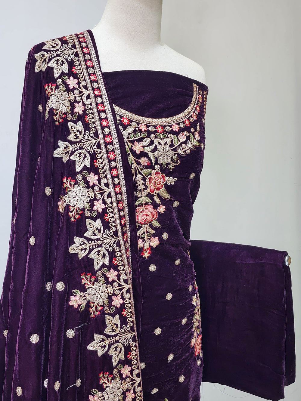 DSG-EMB-VELVET-147