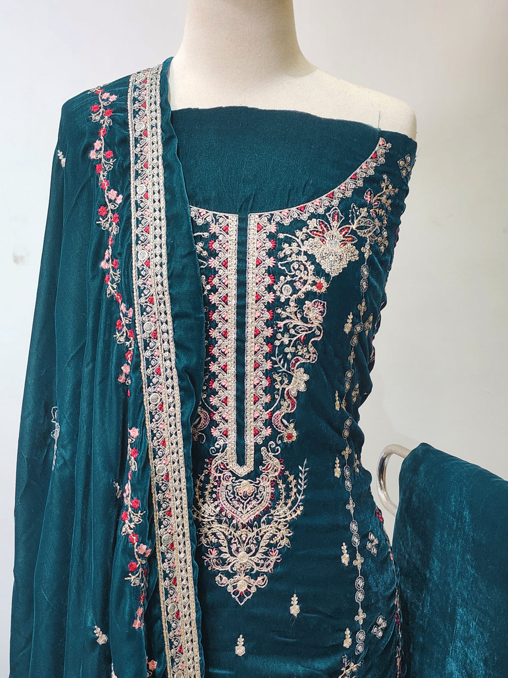 DSG-EMB-VELVET-148