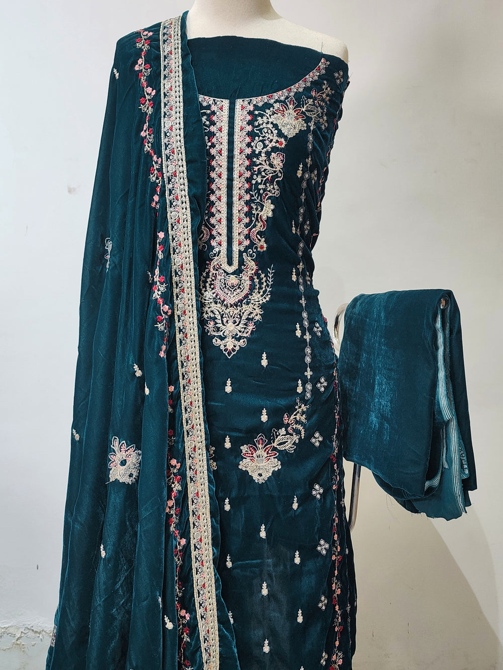 DSG-EMB-VELVET-148