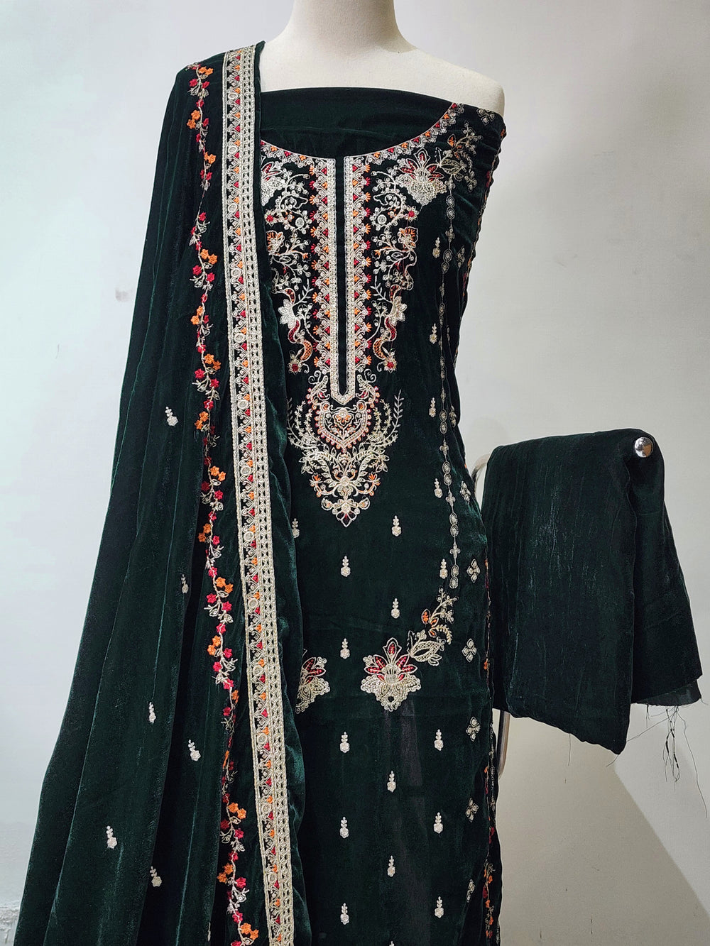 DSG-EMB-VELVET-149