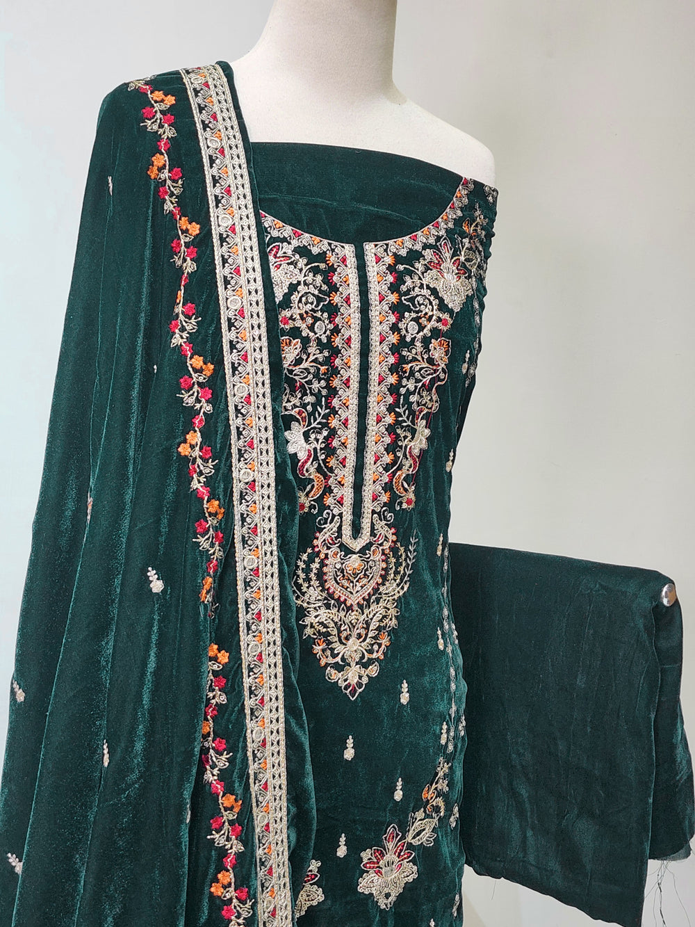 DSG-EMB-VELVET-149