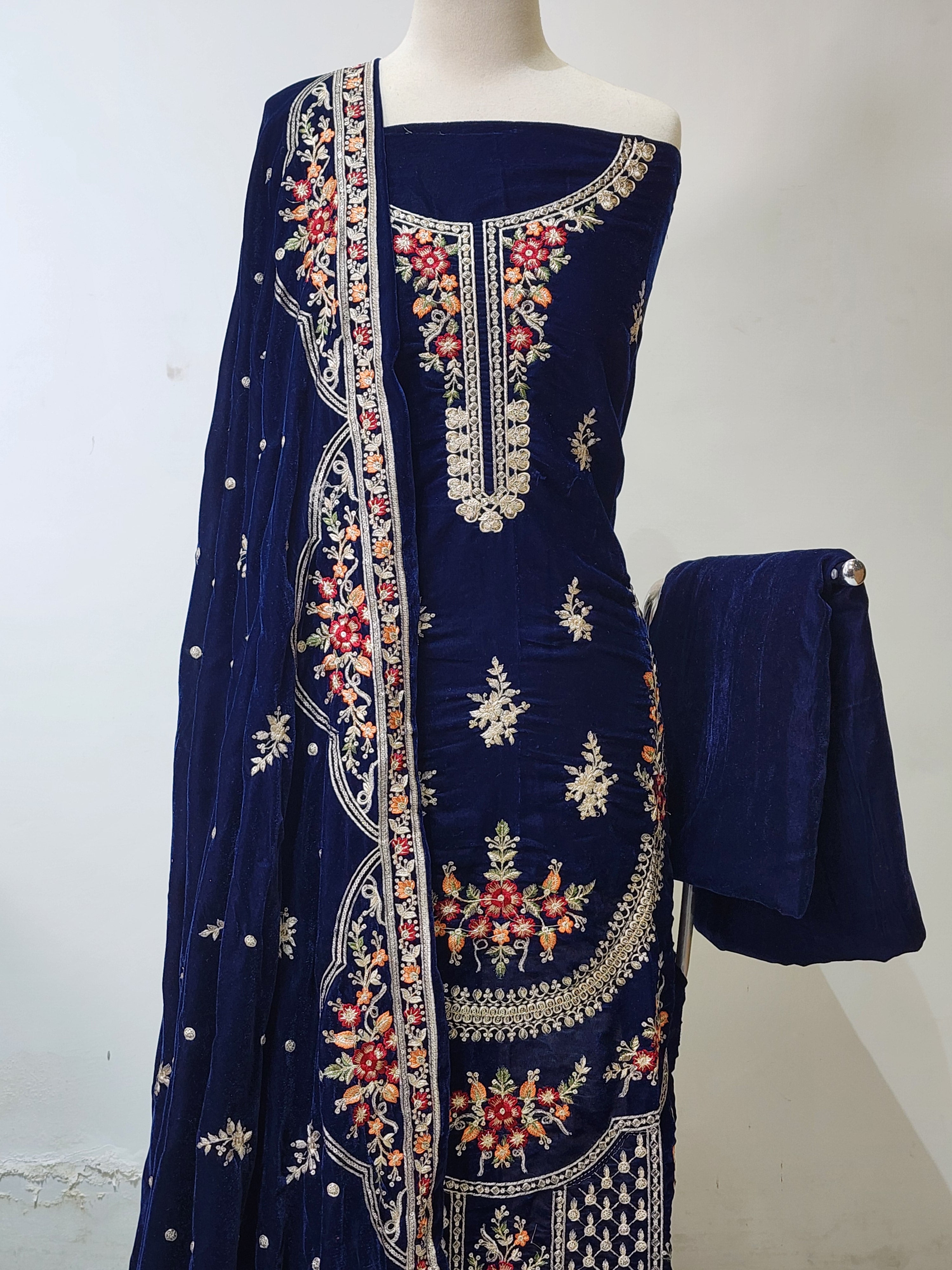 DSG-EMB-VELVET-152