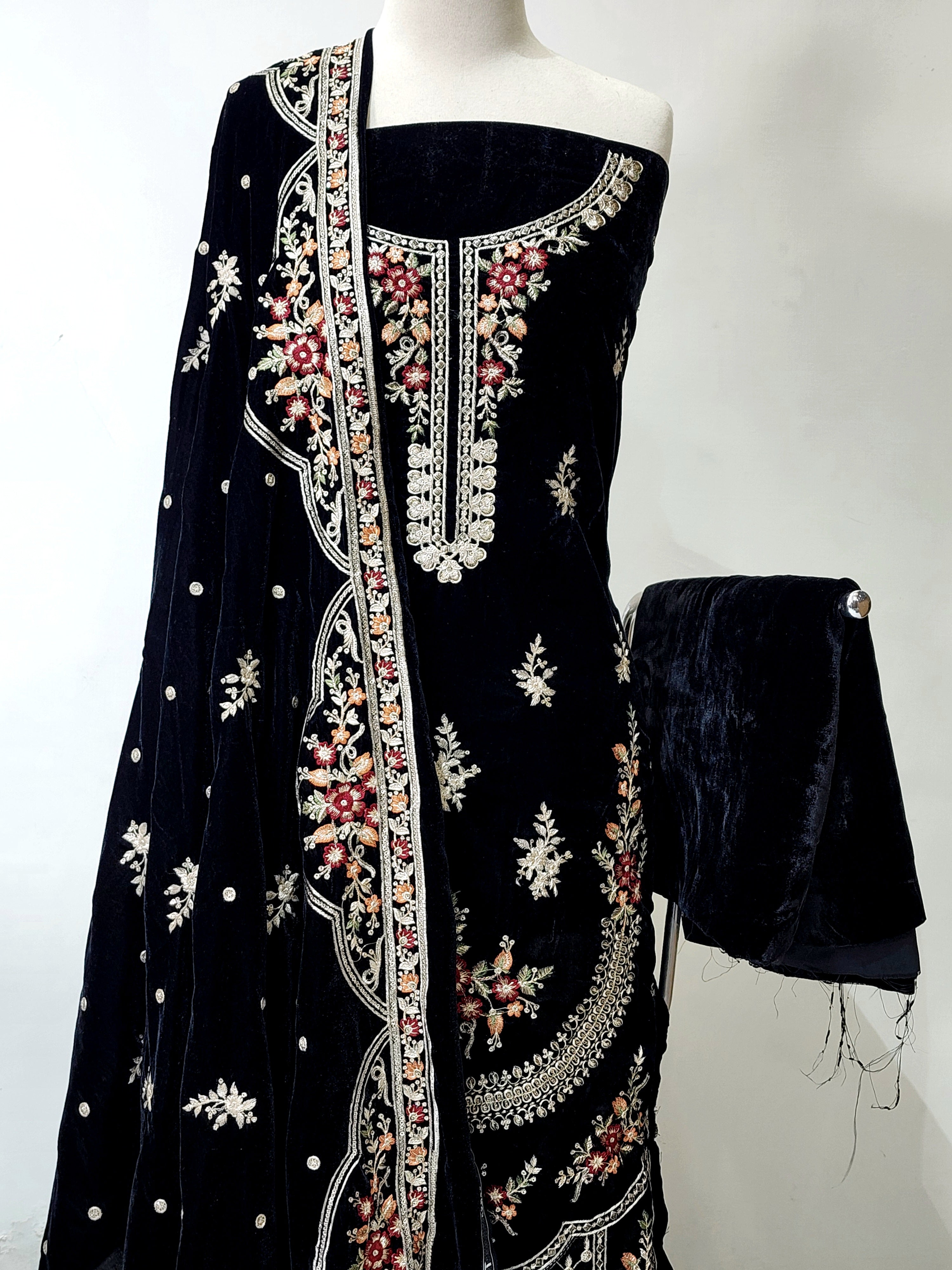 DSG-EMB-VELVET-153