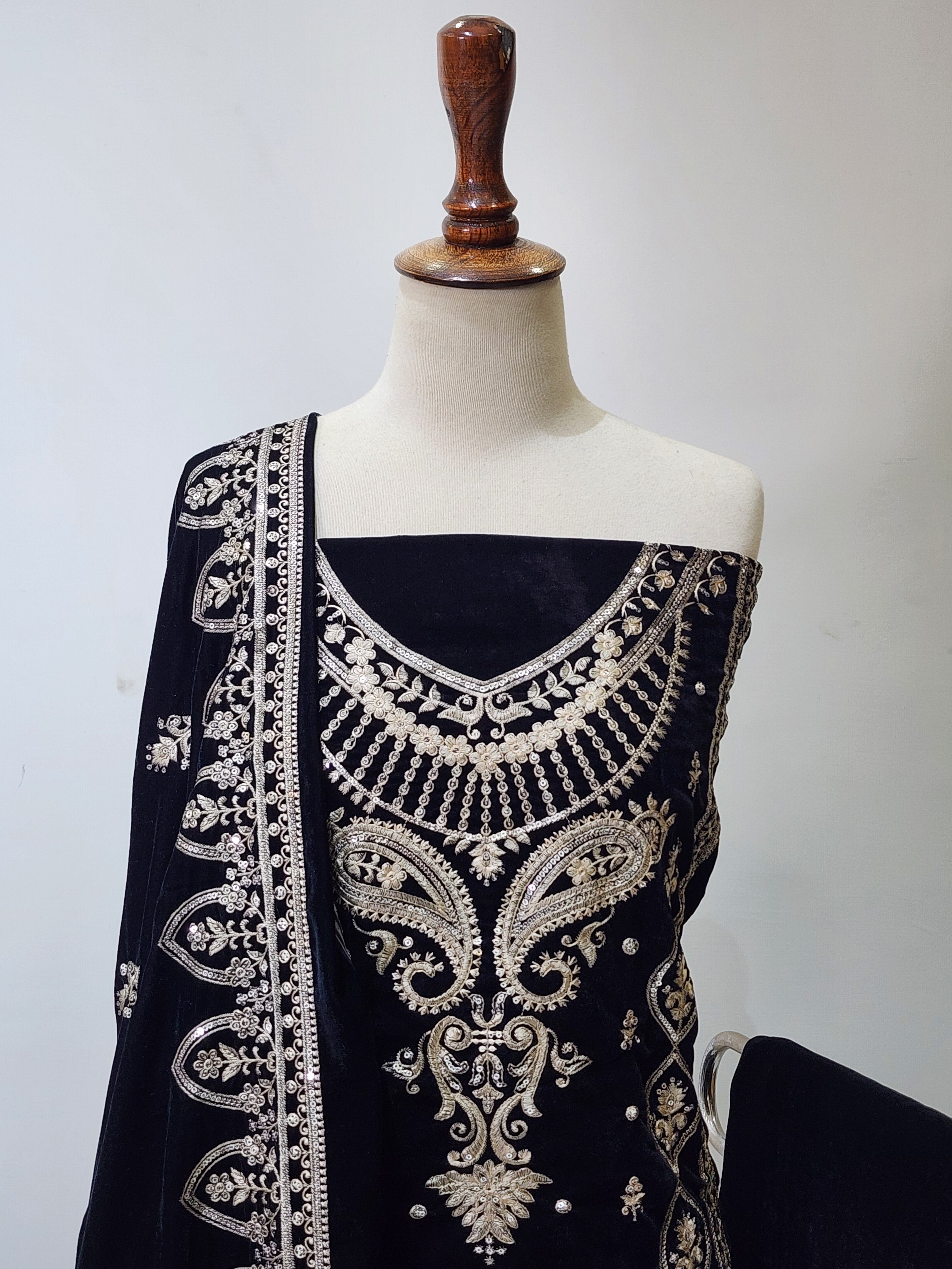 DSG-EMB-VELVET-157