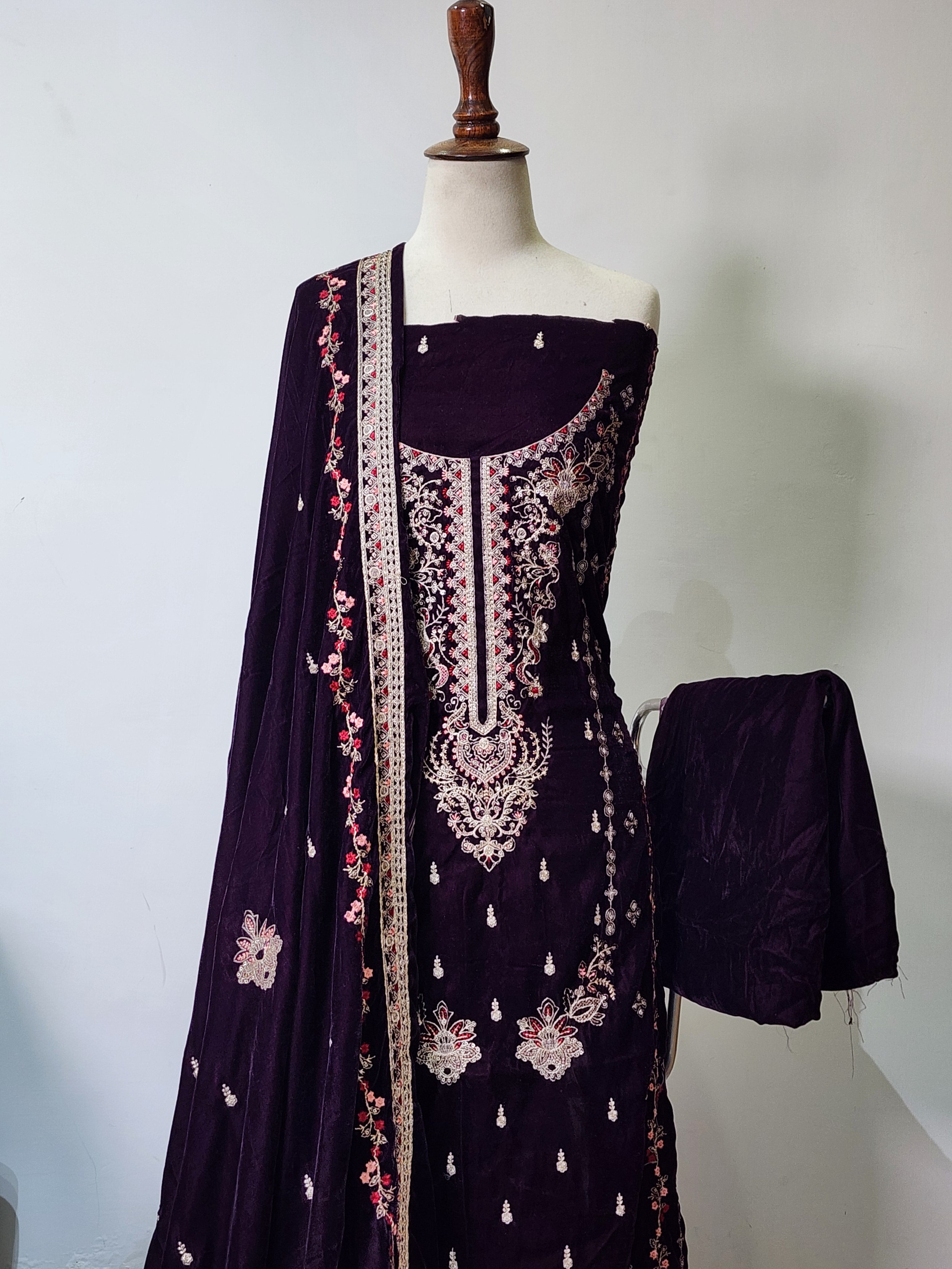DSG-EMB-VELVET-161