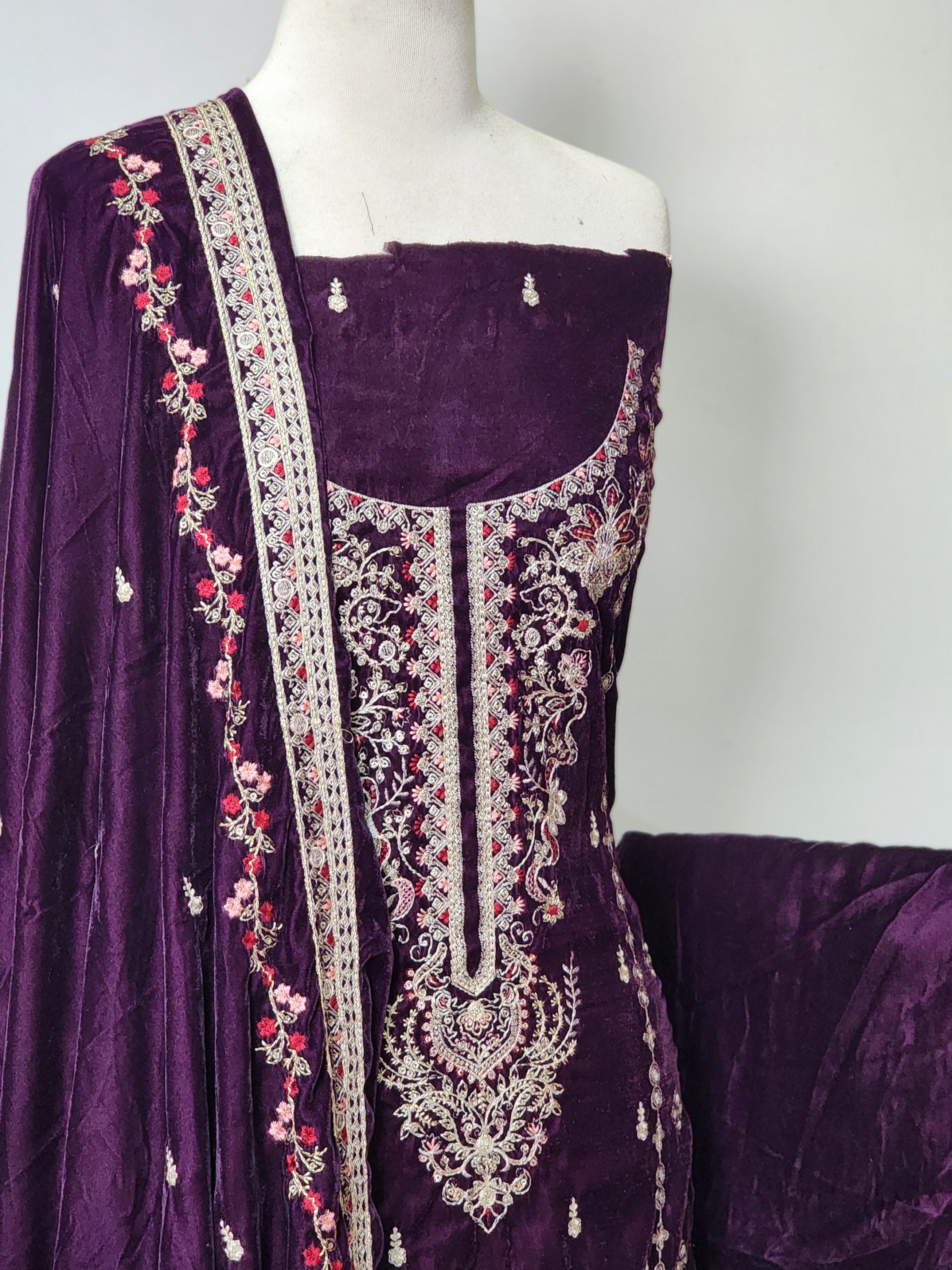 DSG-EMB-VELVET-161