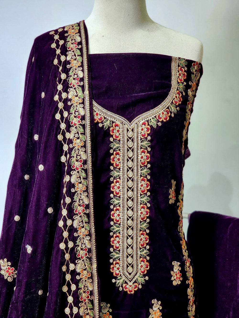 DSG-EMB-VELVET-165