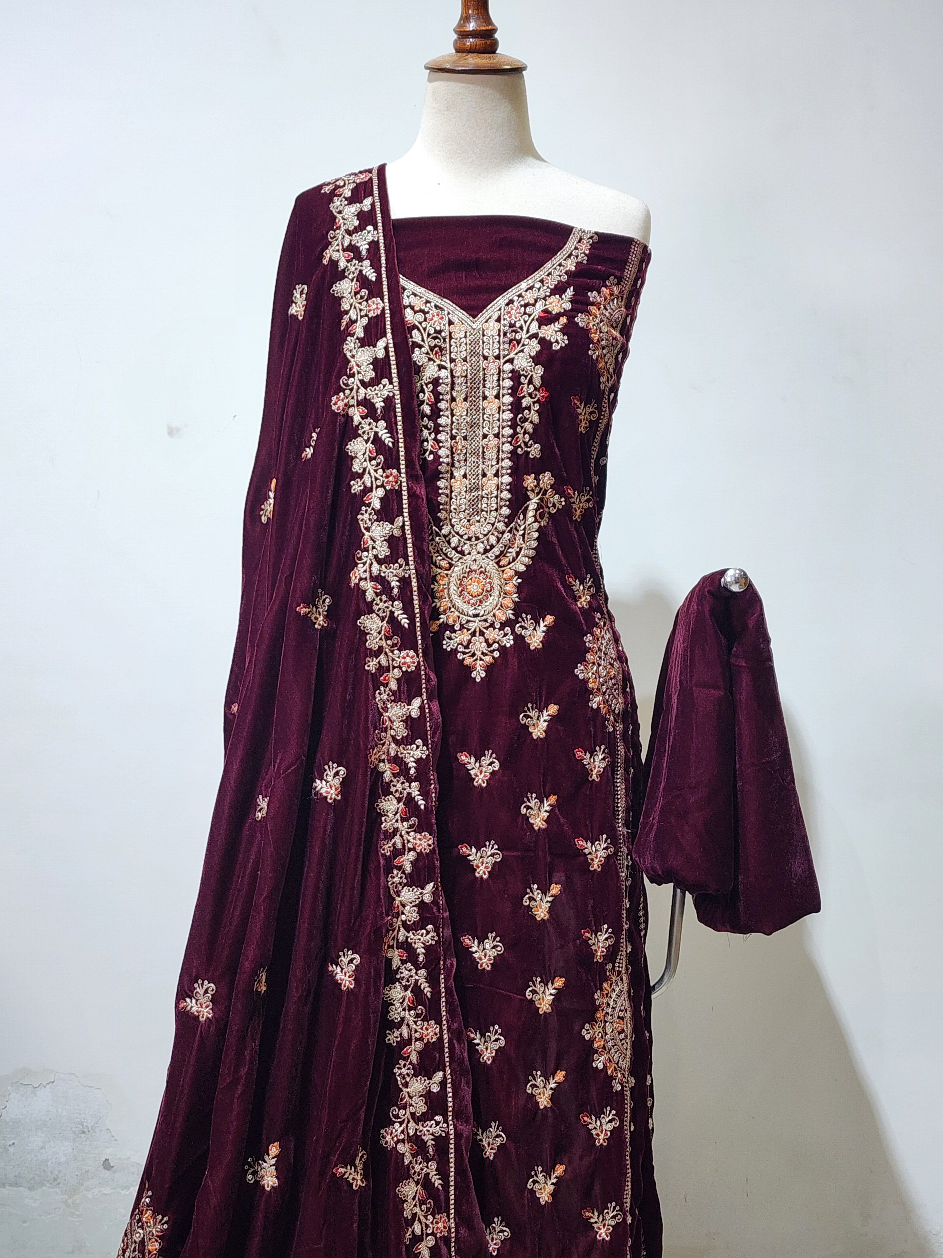 DSG-EMB-VELVET-176