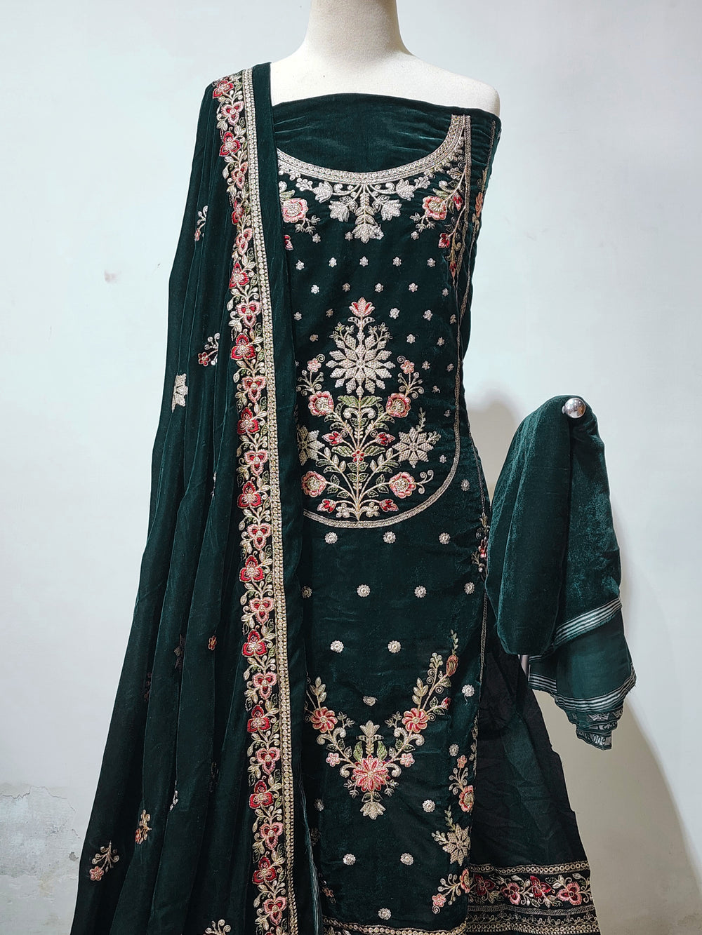 DSG-EMB-VELVET-180