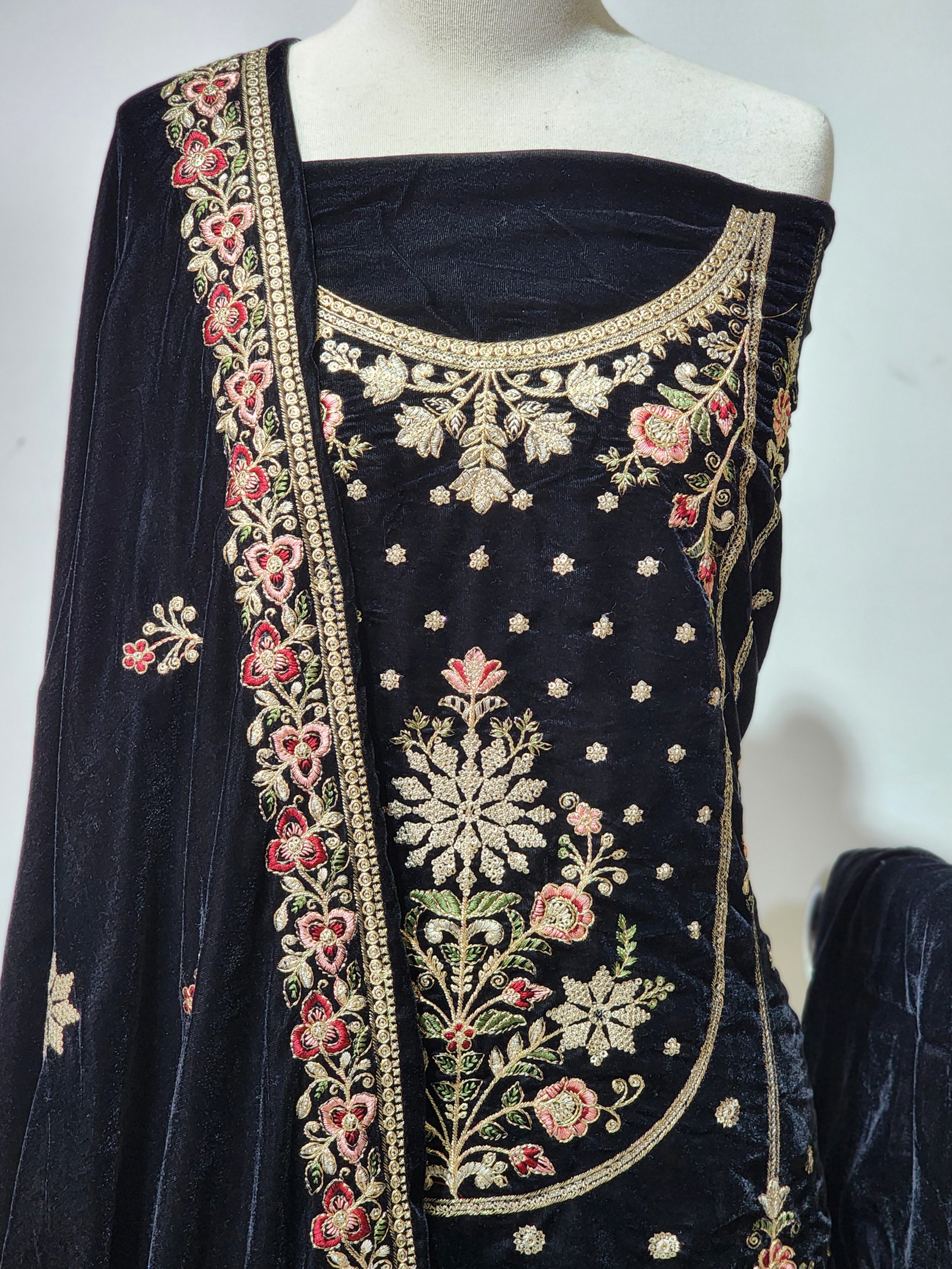 DSG-EMB-VELVET-181