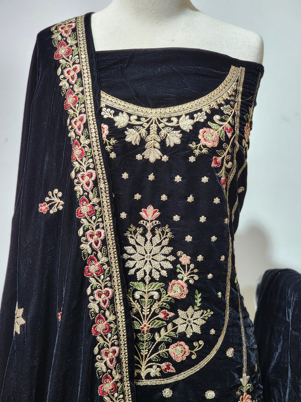DSG-EMB-VELVET-181