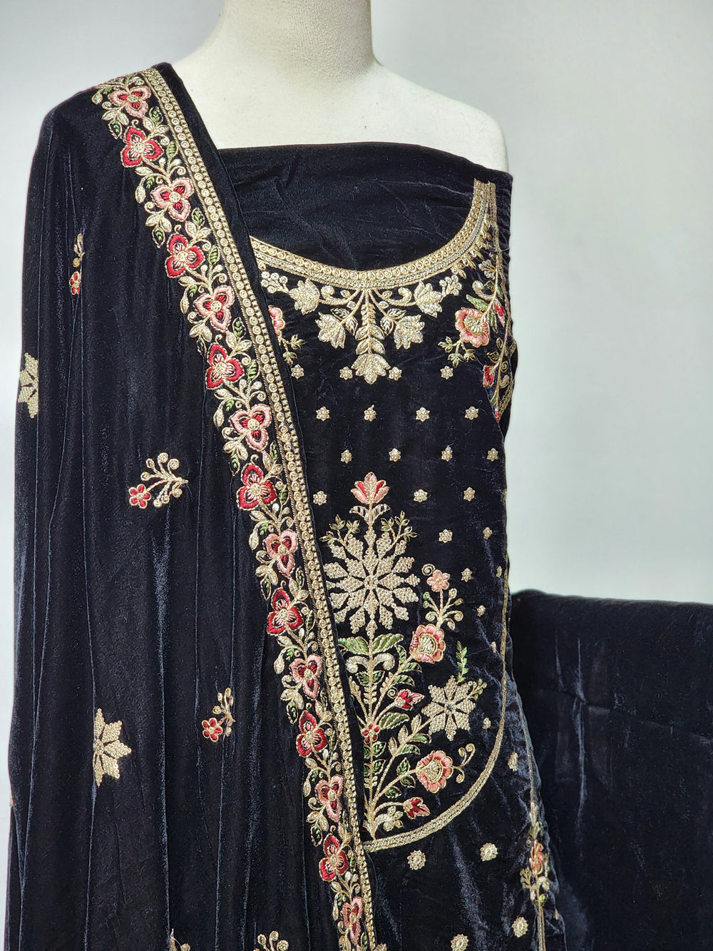 DSG-EMB-VELVET-181