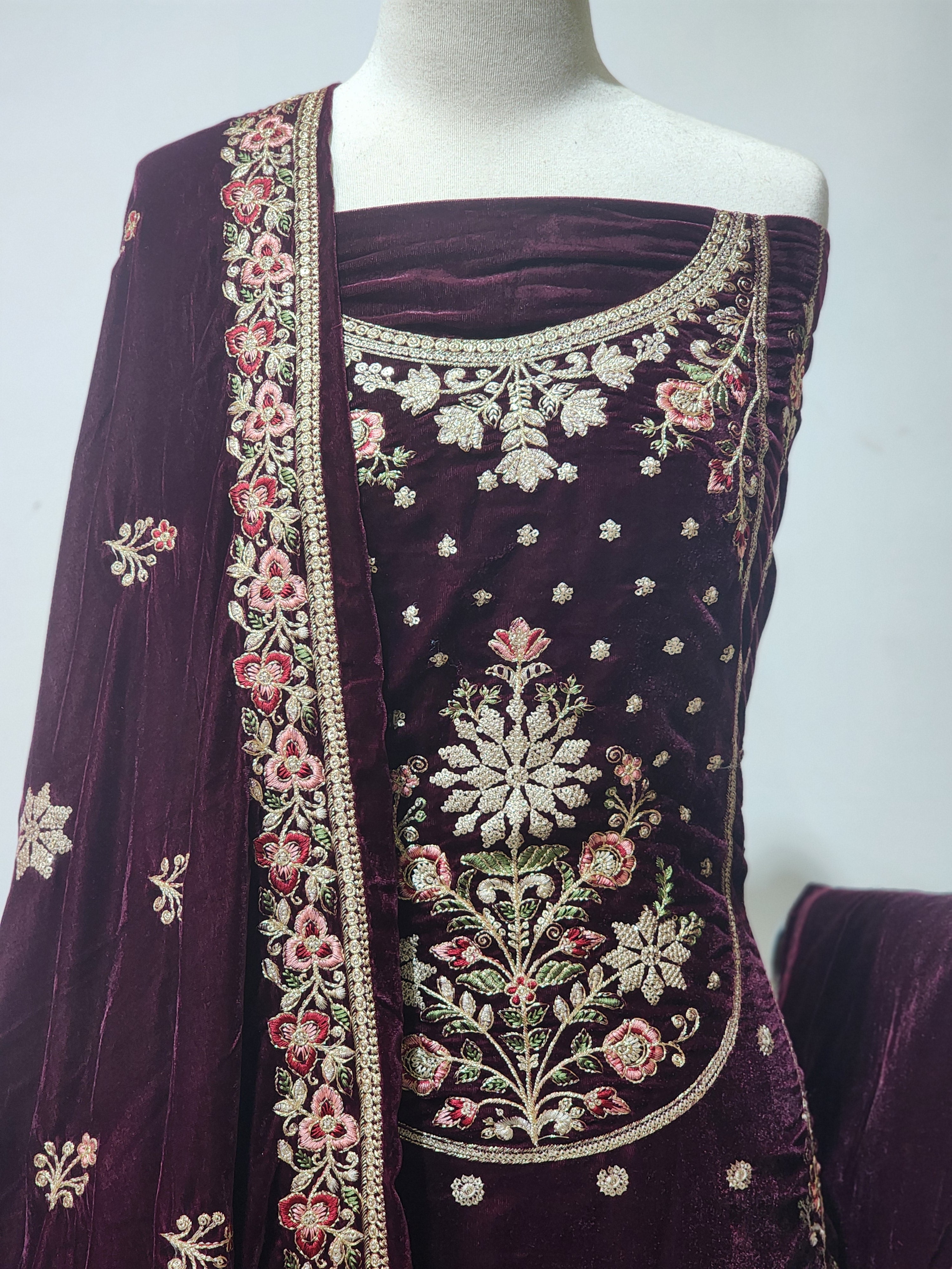 DSG-EMB-VELVET-182