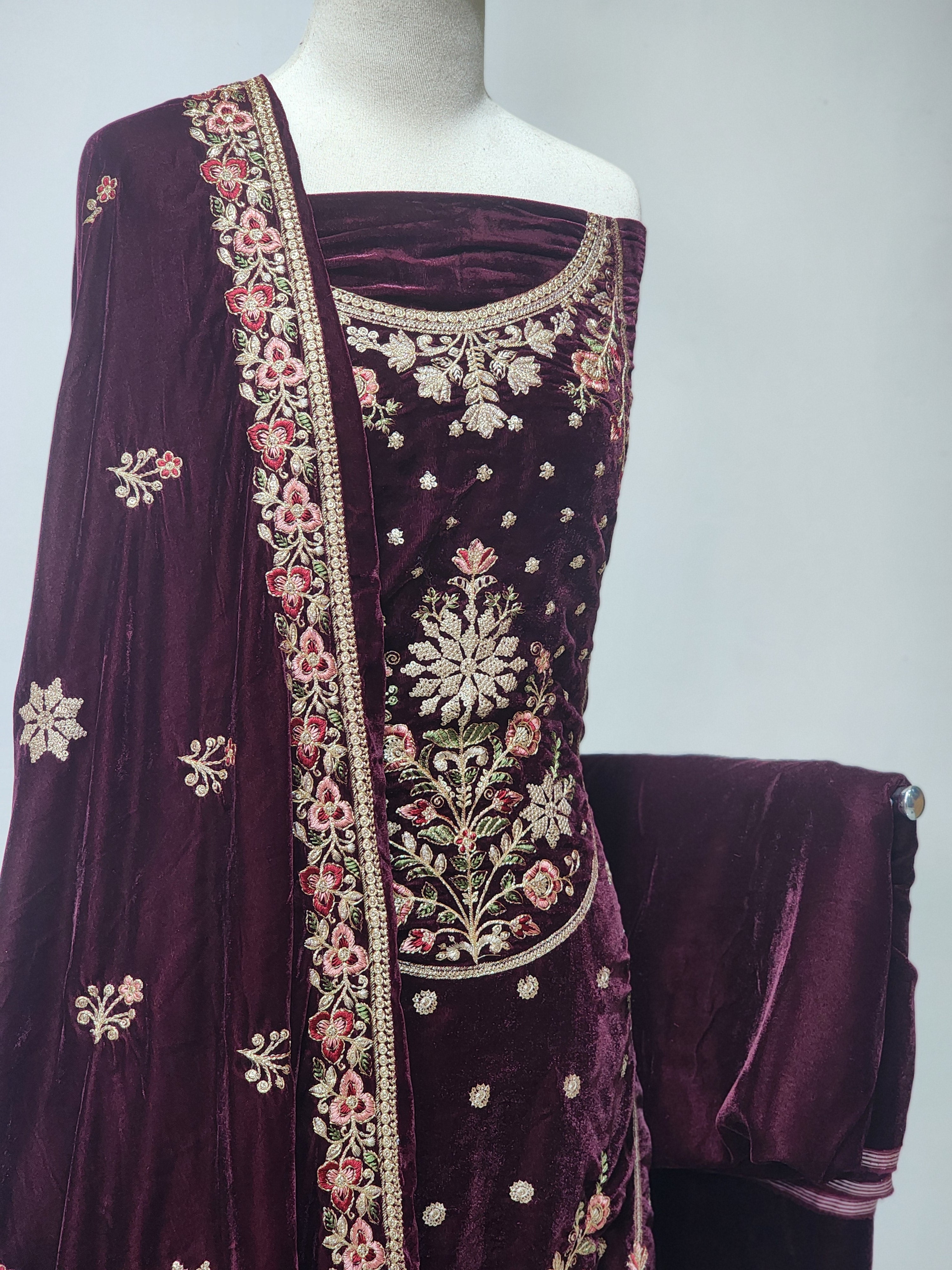 DSG-EMB-VELVET-182