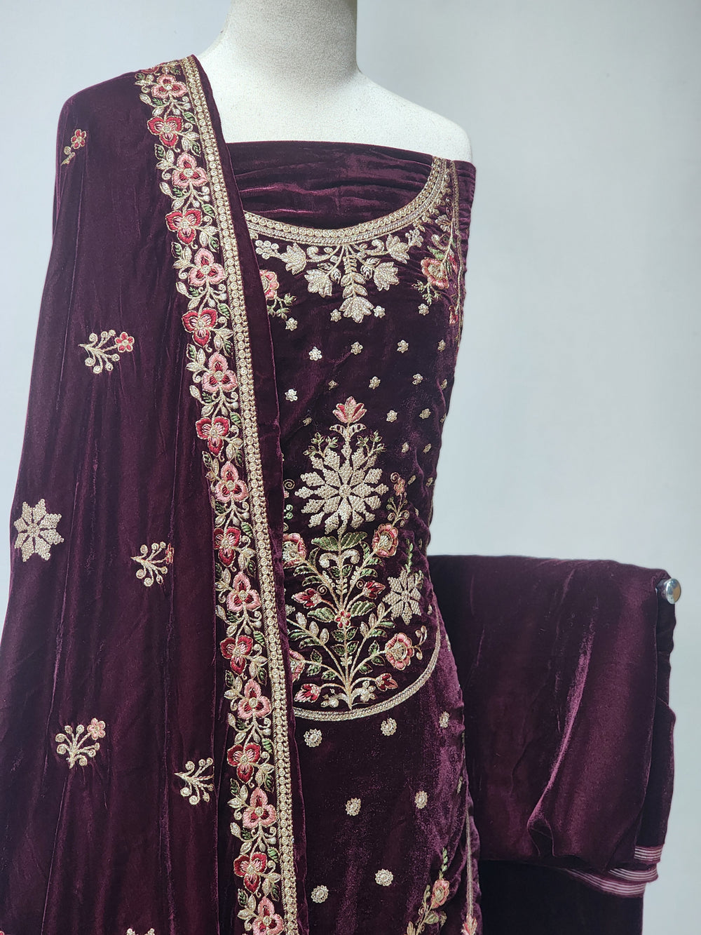 DSG-EMB-VELVET-182