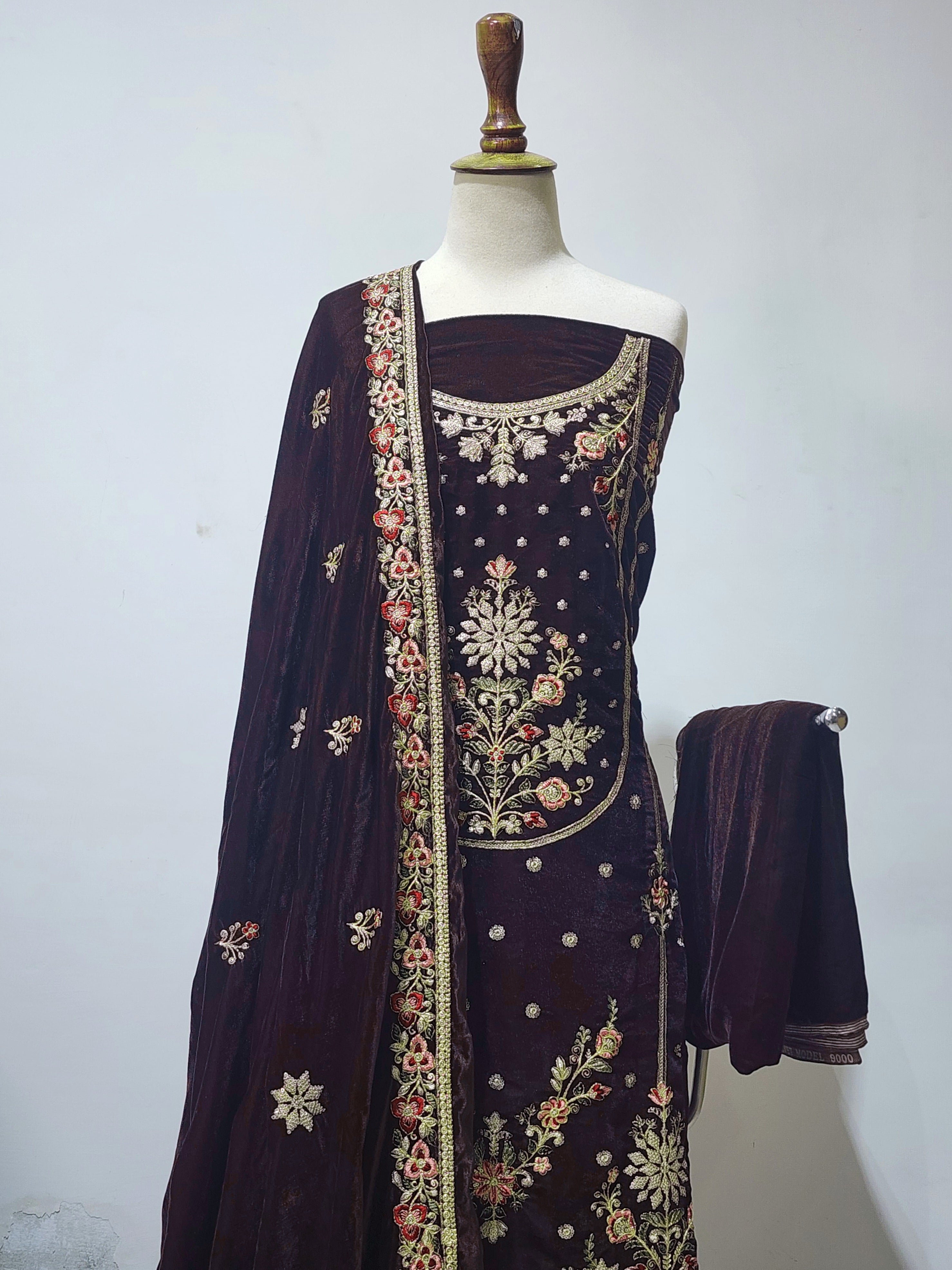 DSG-EMB-VELVET-183