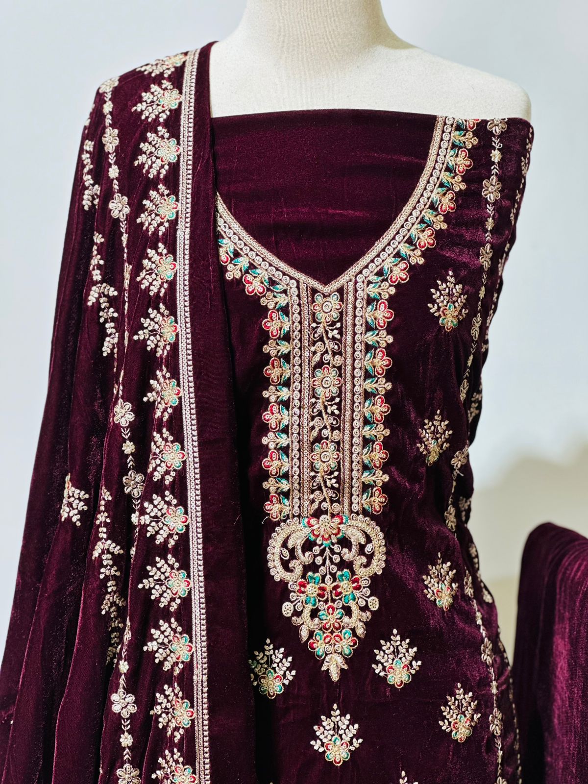 DSG-EMB-VELVET-188