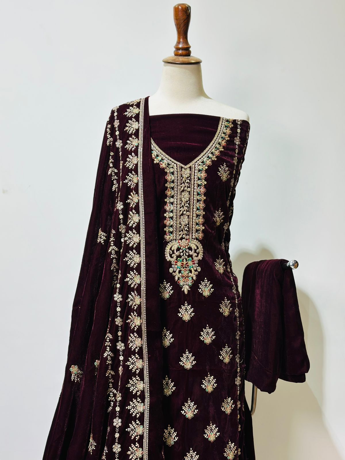DSG-EMB-VELVET-188
