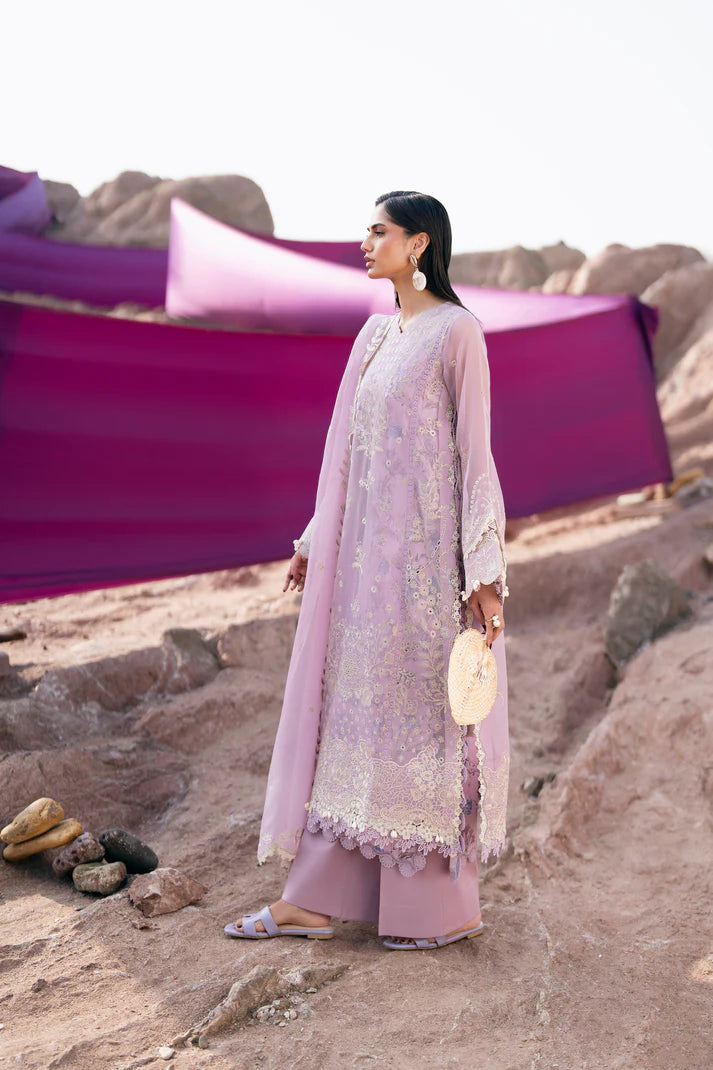 FLRNT-LUX-LAWN-1696