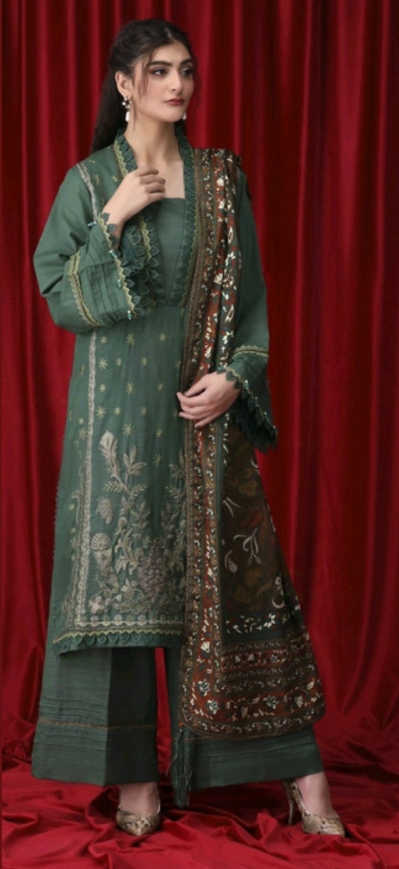 Hania Minahil Embroidered Khaddar 3pc