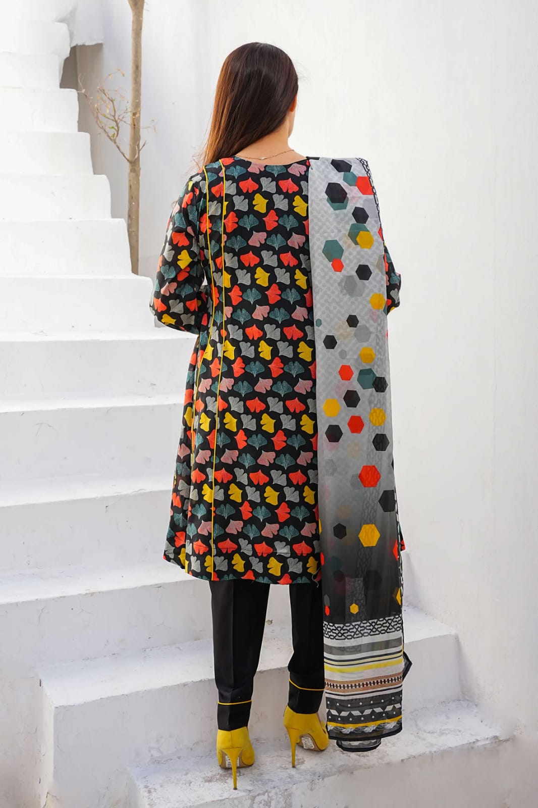 JAFF-ARBISH-LAWN-1047