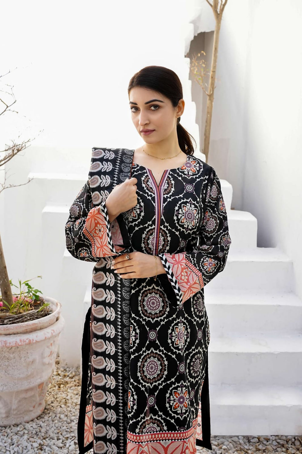JAFF-ARBISH-LAWN-1050