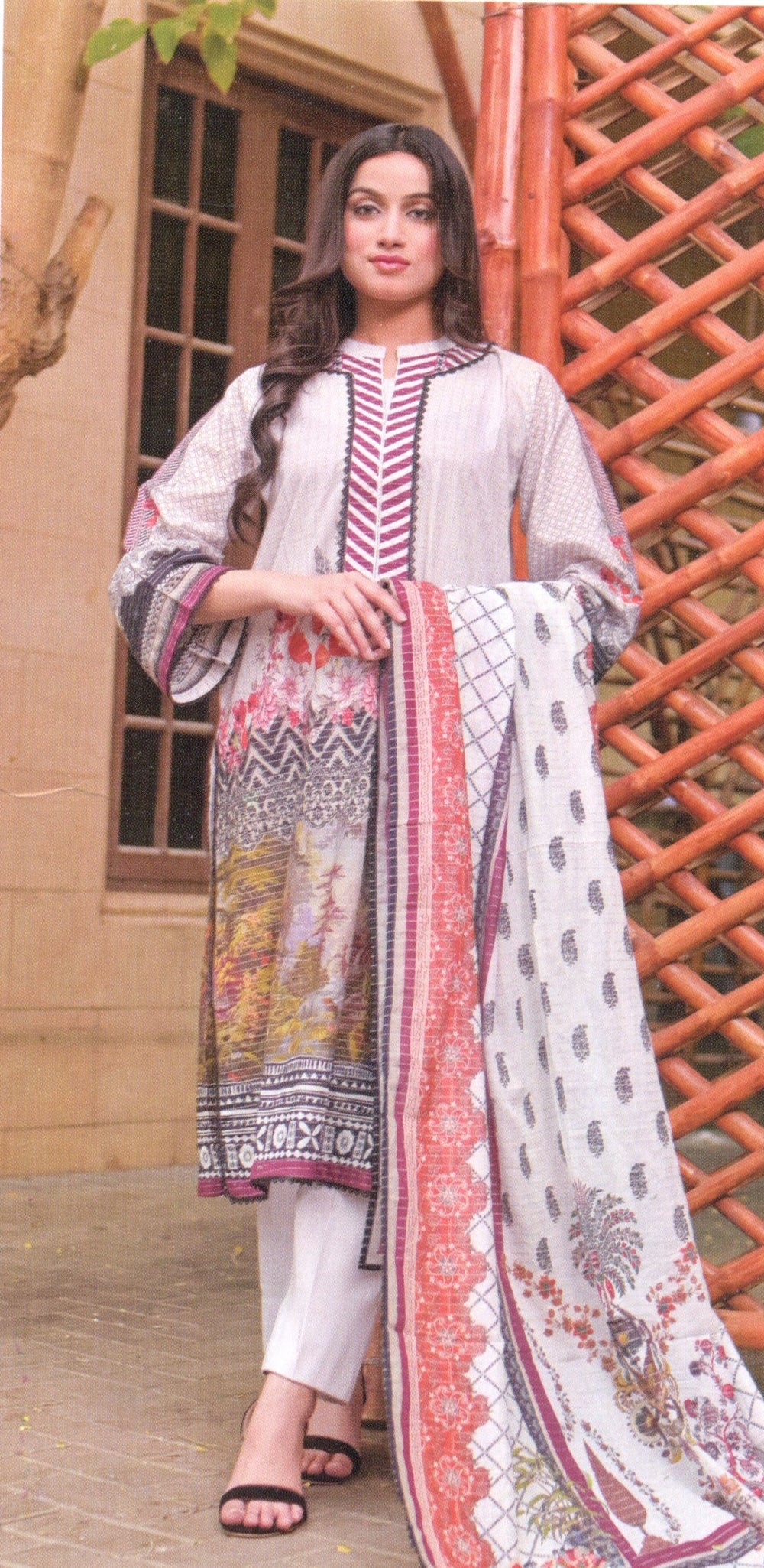 JAFF-AYNA-LAWN-1074