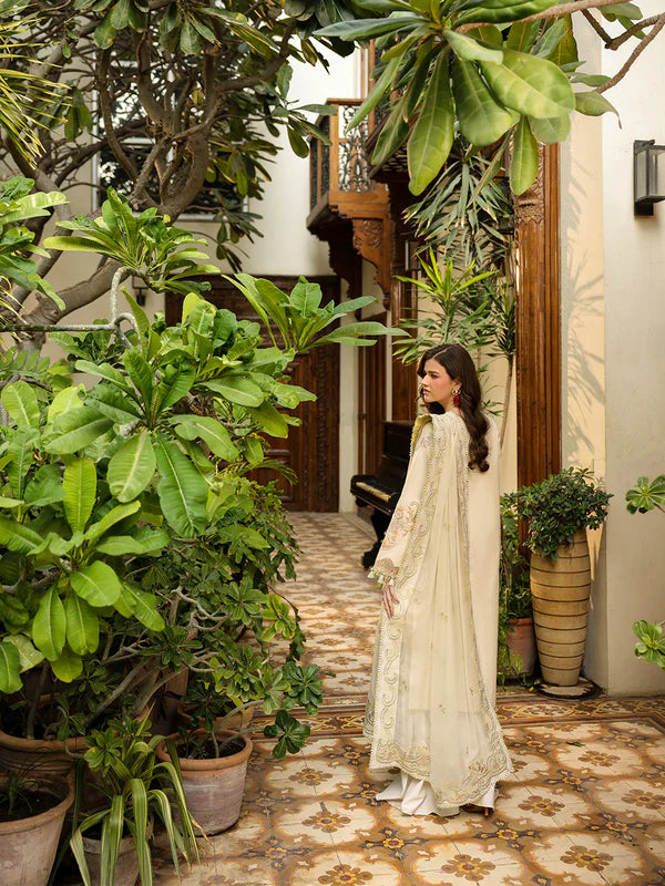 MHNR-SHANAYA-LUX-3395