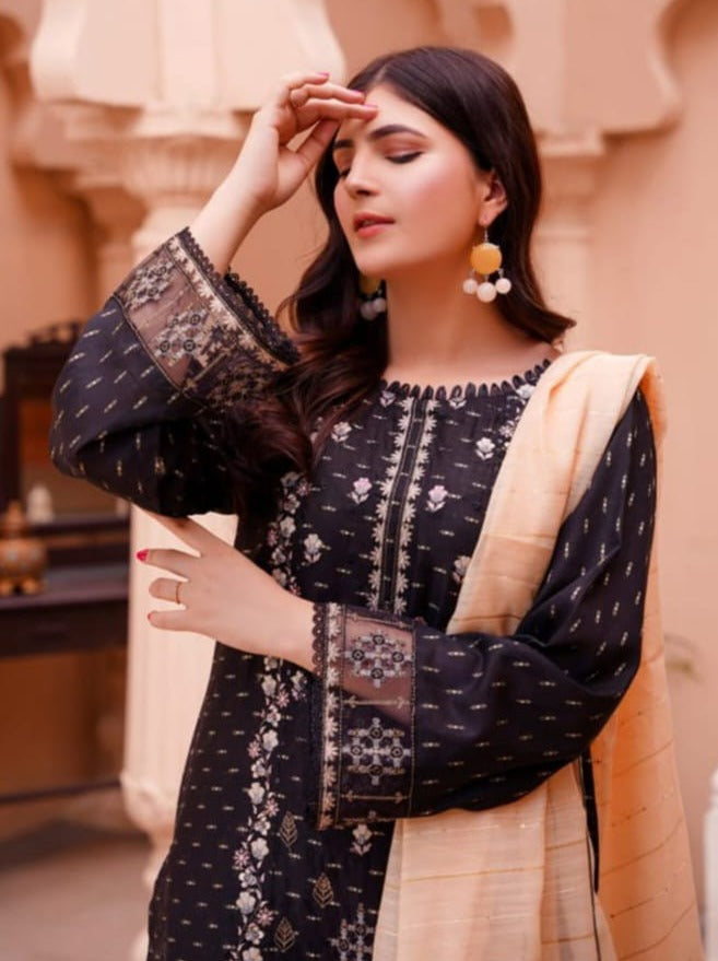 Noor Jahan Embroidered Unstitched Lawn 3pc Koh-e-Noor - Branded Cut Pieces