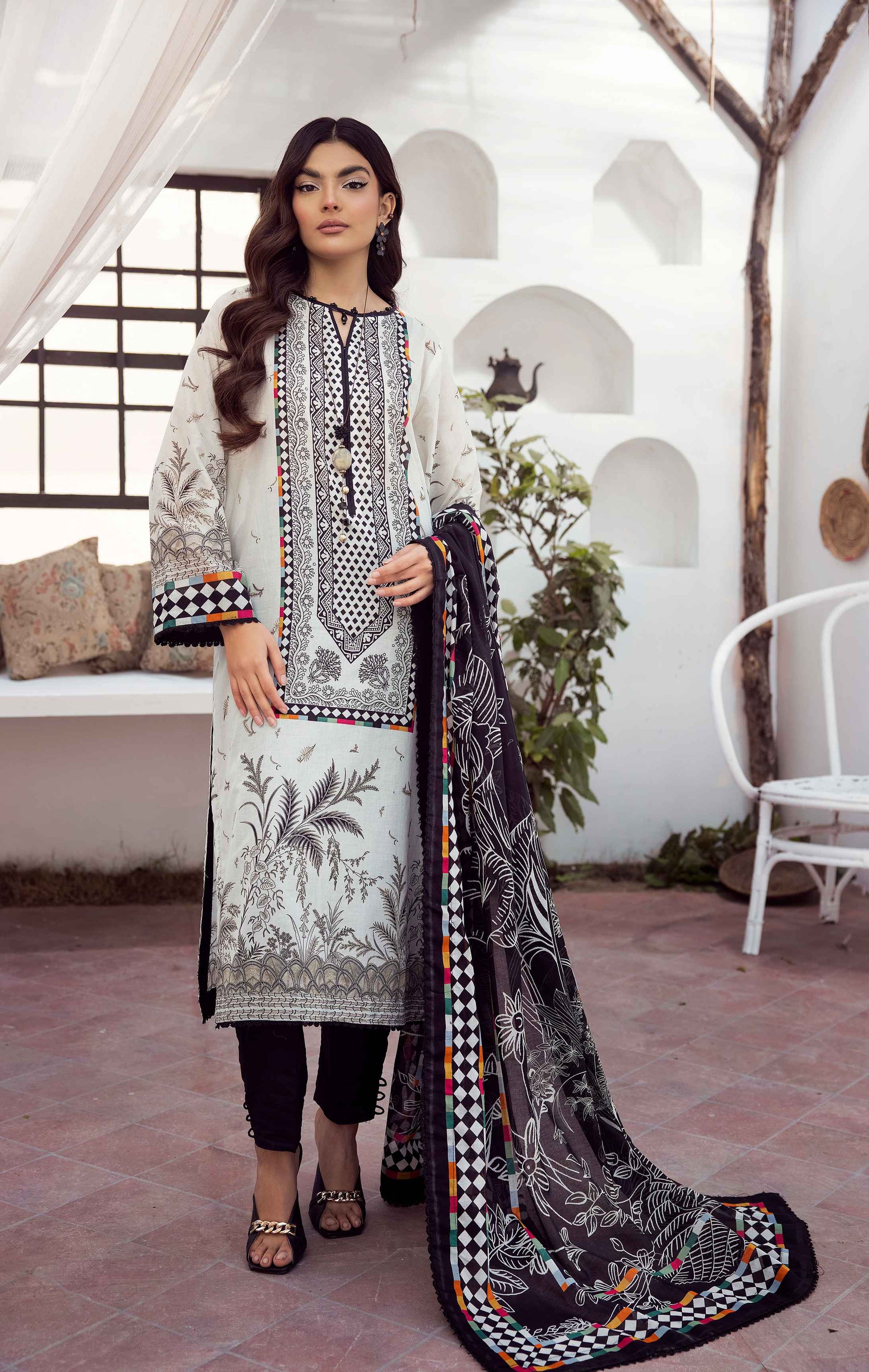 Suhana Bazm-e-Dinar printed Lawn 3PC - Branded Cut Pieces