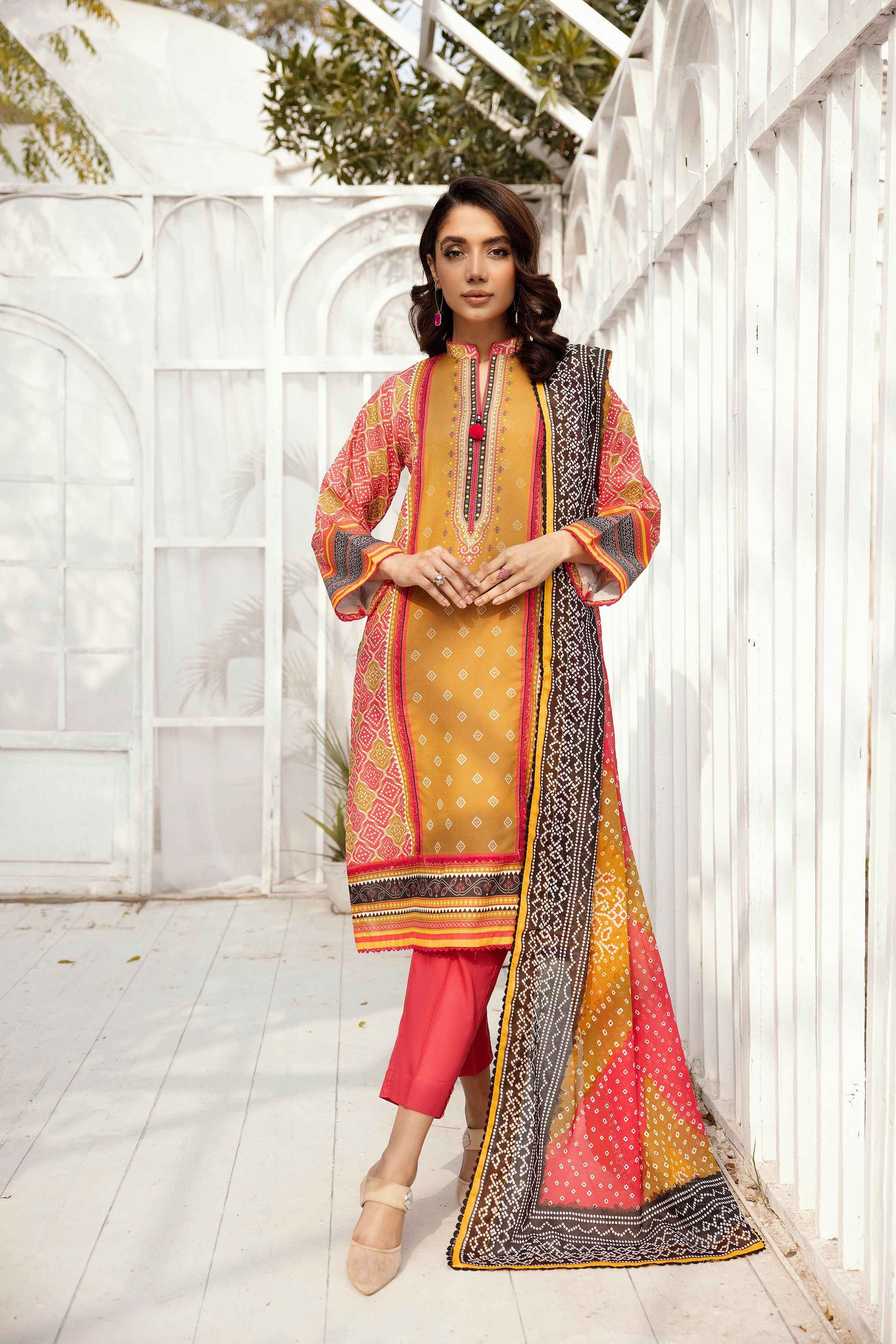 Hania & Mnahil Seher-e-Bahar Printed Lawn 3PC - Branded Cut Pieces