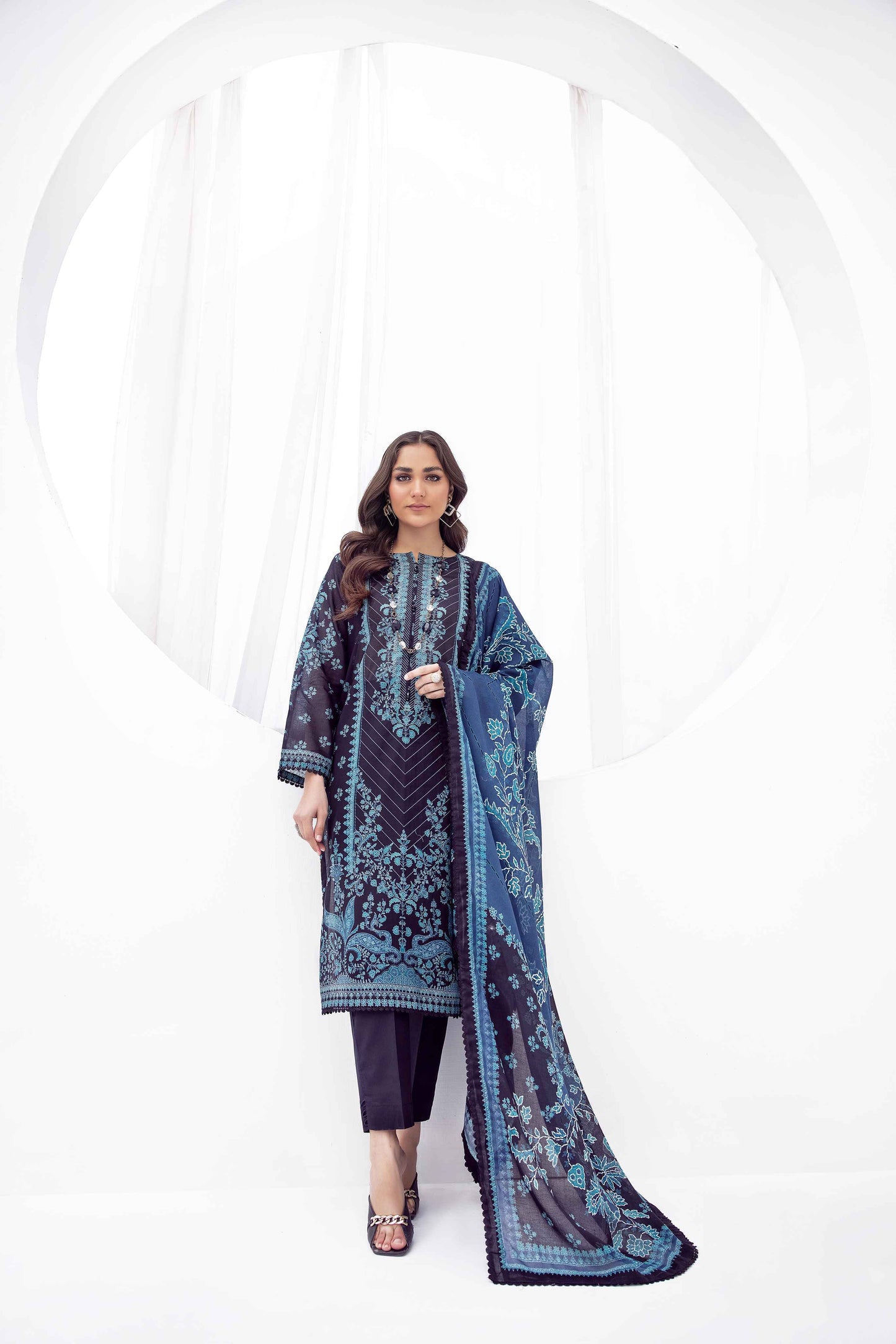 Hania & Mnahil Seher-e-Bahar Printed Lawn 3PC - Branded Cut Pieces